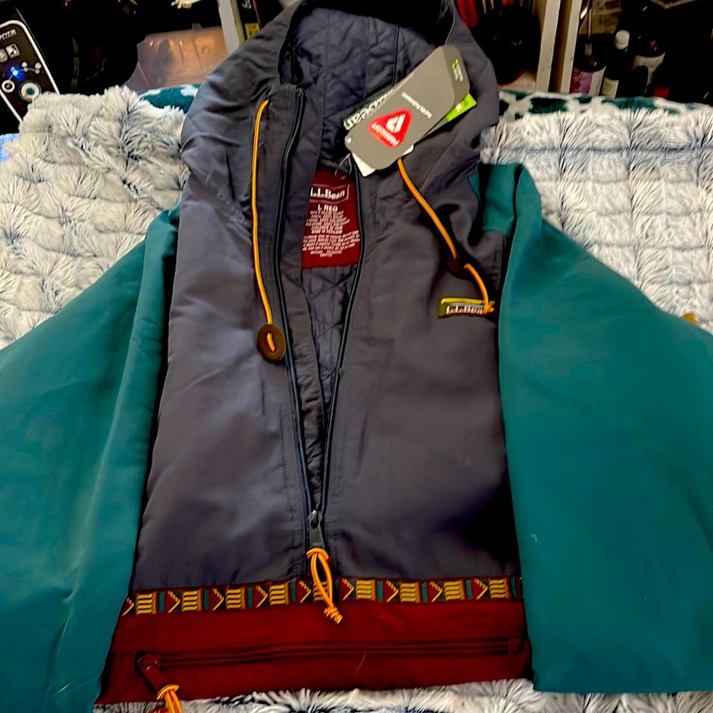 Brand New With Tags LL BEAN Mountain Classic Multi Colored Insulated Anorak.